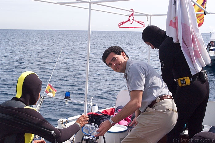 Make: NIKON CORPORATION
Model: NIKON D100
DateTime: 2004:05:05 21:21:39
EXIFImageWidth: 700
ExifImageLength: 465
Flash: Off
FocalLength: 35,00 mm
MeteringMode: Center Weighted Average
FNumber: F20,0
ExposureTime: 1/80 sec
Software: Adobe Photoshop 7.0
DateTimeOriginal: 2004:05:01 09:57:50
ColorSpace: sRGB